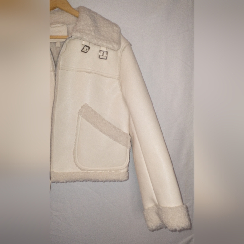 NWT Studio Cream Shearling Crop Faux Leather Jacket Medium - Picture 4 of 10